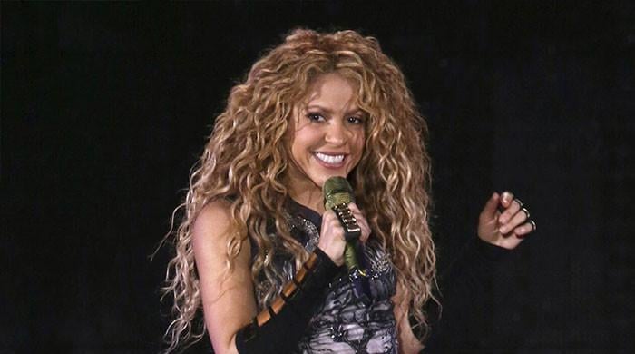 Shakira thrills Coachella crowd with surprise performance